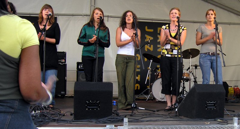 Langnau Jazz Nights 2007: Junior Jazz Meeting on the Viehmarktplatz. July 28th 2007. Remember Sister Act? The Vocals performing Beethoven's 9th symphony in a gospel style: Joyful, joyful!