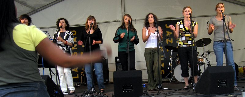 Langnau Jazz Nights 2007: Junior Jazz Meeting on the Viehmarktplatz. July 28th 2007. Remember Sister Act? The Vocals performing Beethoven's 9th symphony in a gospel style: Joyful, joyful!