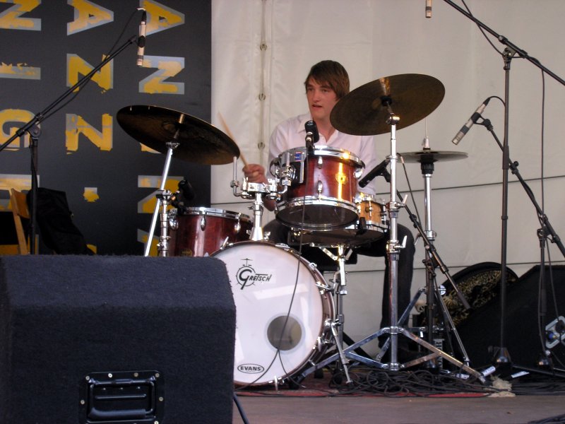 Langnau Jazz Nights 2007: Junior Jazz Meeting on the Viehmarktplatz. July 28th 2007. Candidates of the Jazz School contest: three places for two semesters of basic music school could be won.